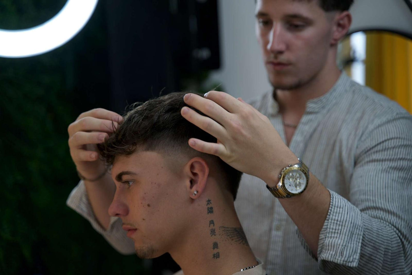 La maitrise du ciseau et des cheveux longs